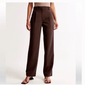 Abercrombie & Fitch Women's Straight-Leg Pants in Chocolate Brown